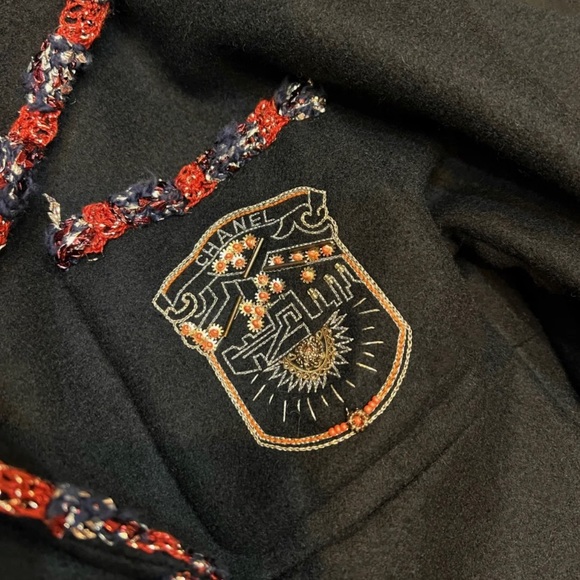 Chanel jacket - Picture 5 of 7